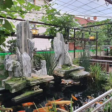 Chau-asiatisches-restaurant Und Appartement